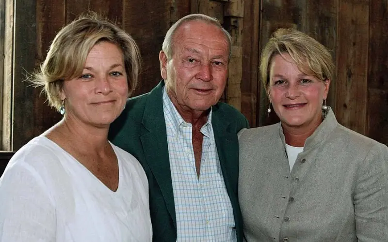 Arnold Palmer with daughters